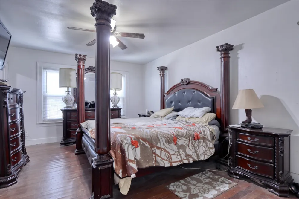 200 E Crossmain Milford, TX 76670