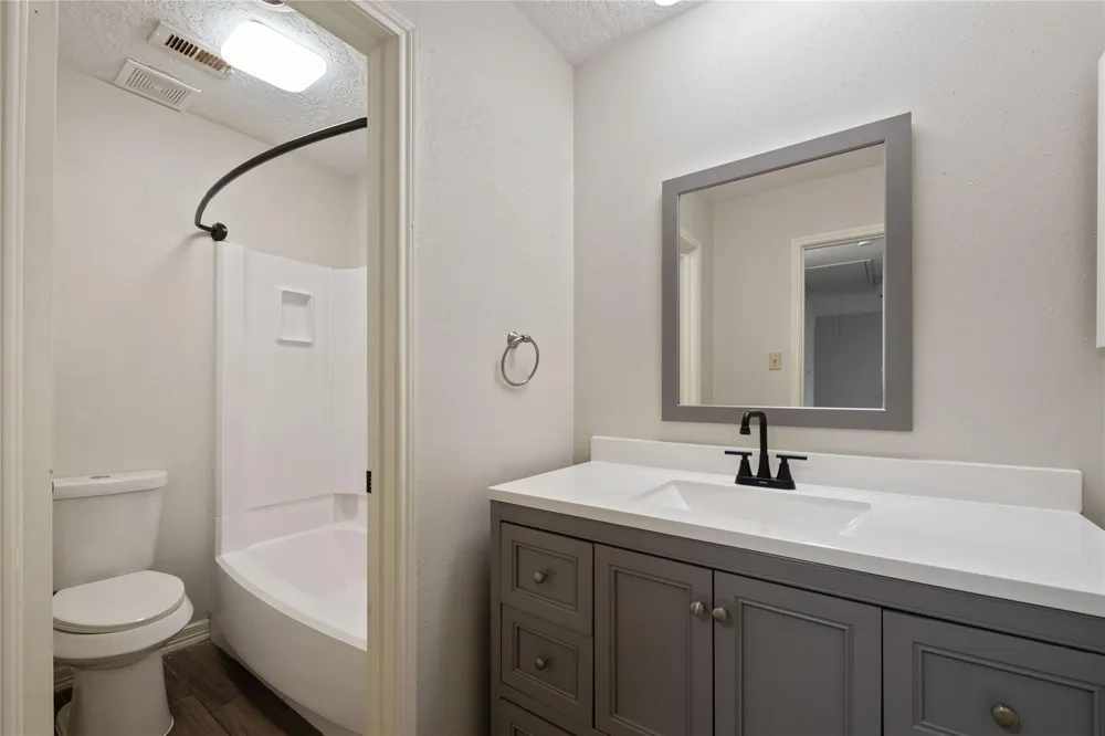 11805 Southlake Drive Houston, TX 77077
