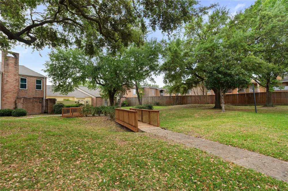 11805 Southlake Drive Houston, TX 77077