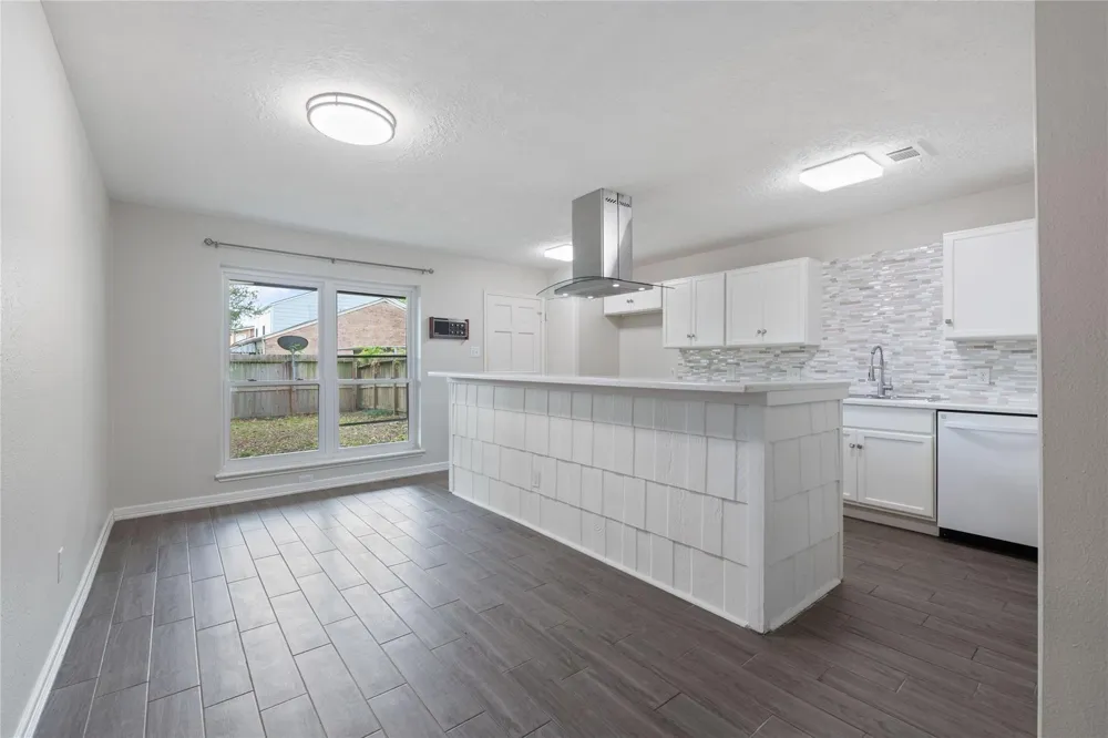 11805 Southlake Drive Houston, TX 77077