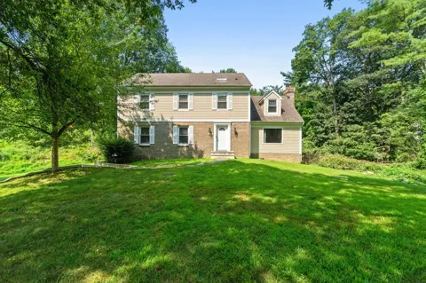 215 OAK AVE