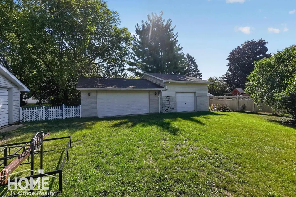 2046 Inglewood Terrace Owosso Charter Township, MI 48867