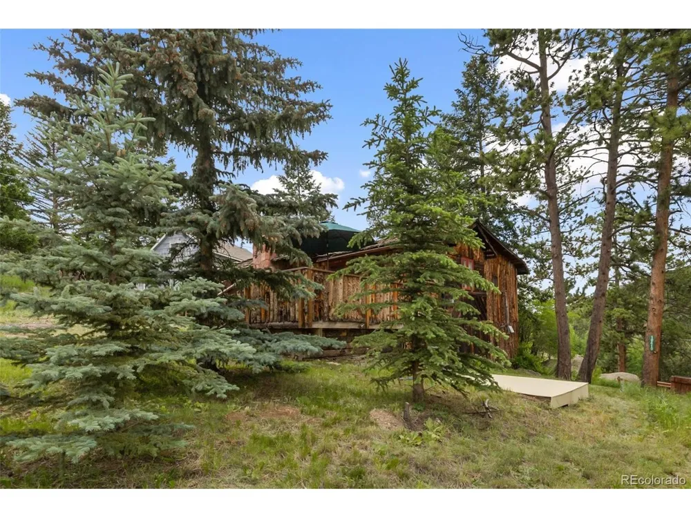 10416 Mountain Avenue Green Mountain Falls, CO 80819