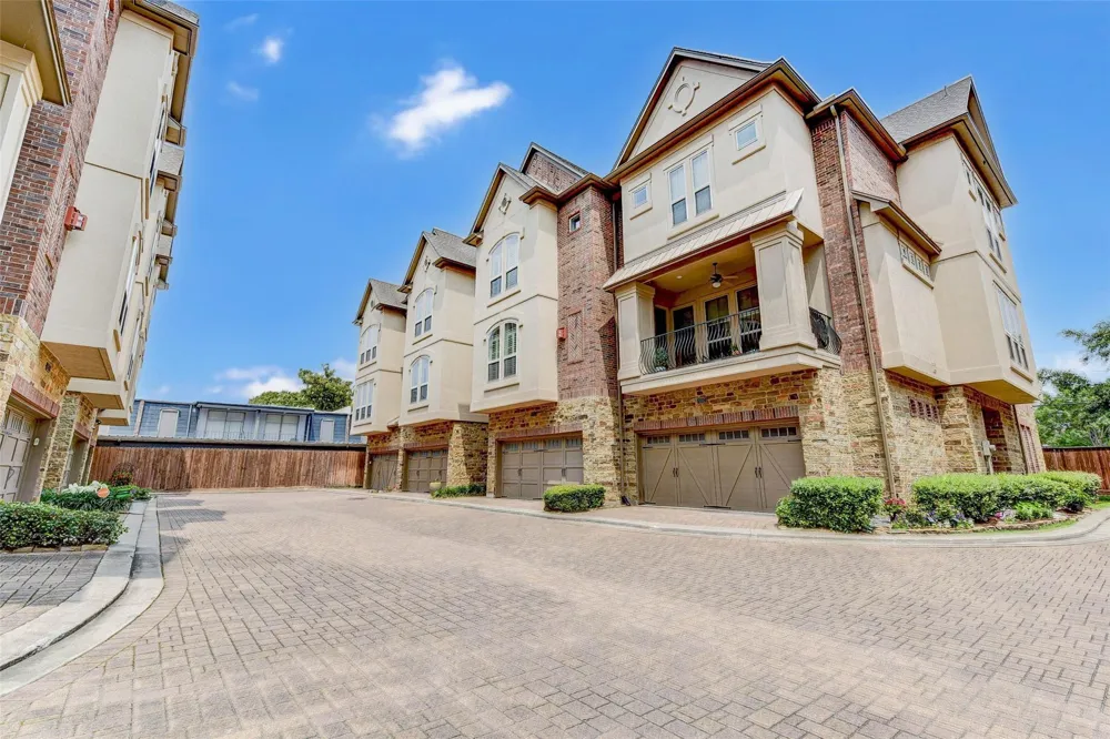 5306 Perrington Heights Lane Houston, TX 77056