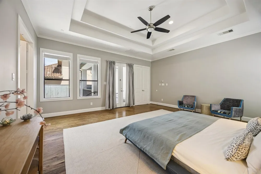 4618 Oakdale Street Bellaire, TX 77401