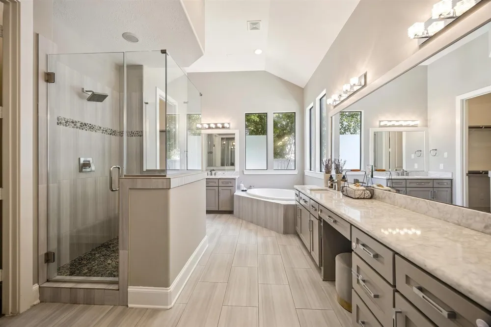 4618 Oakdale Street Bellaire, TX 77401