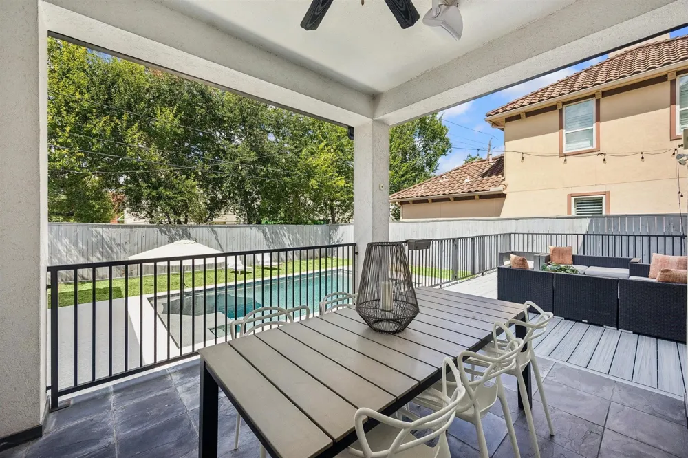 4618 Oakdale Street Bellaire, TX 77401