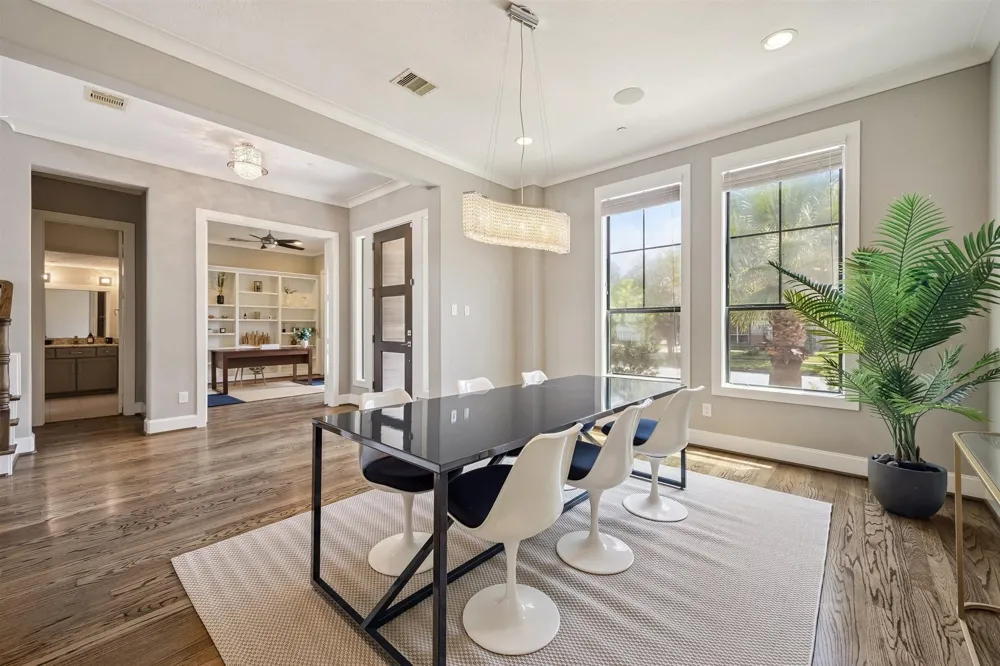 4618 Oakdale Street Bellaire, TX 77401