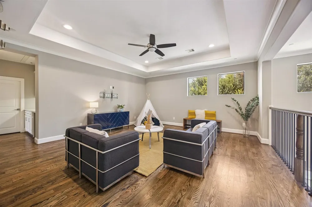 4618 Oakdale Street Bellaire, TX 77401