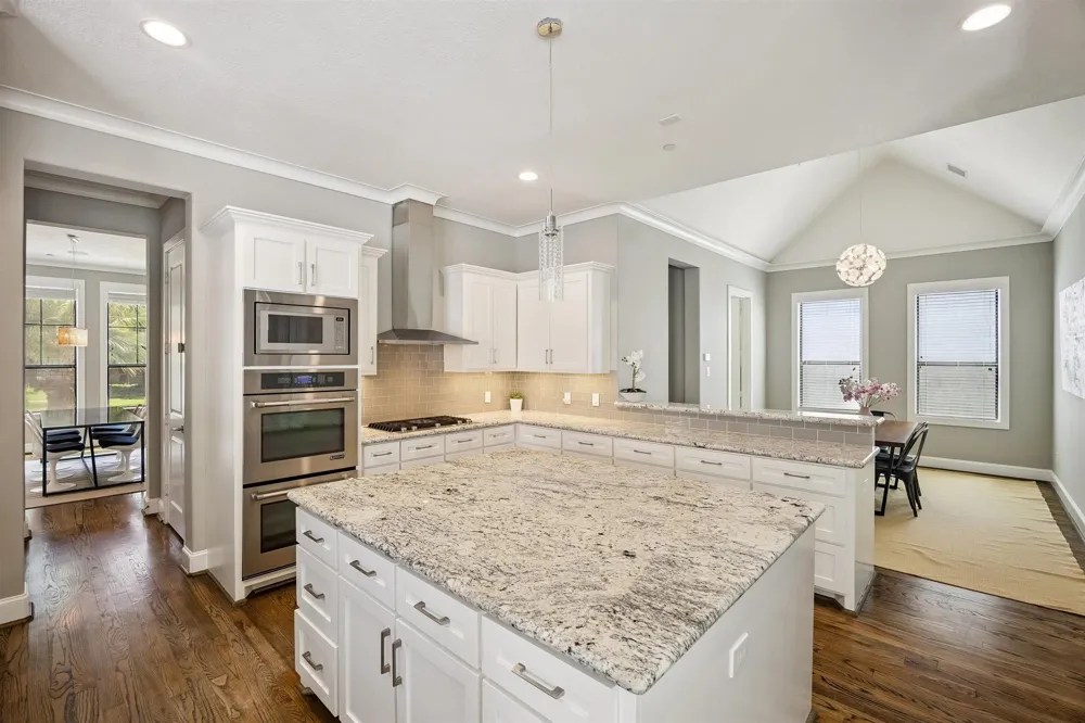 4618 Oakdale Street Bellaire, TX 77401