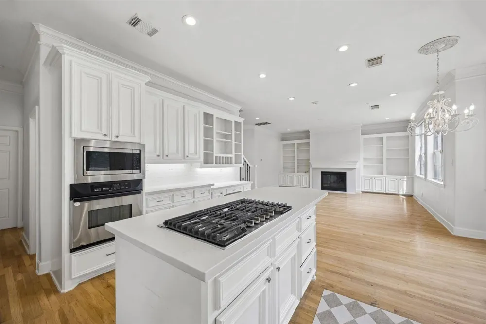 4601 Mimosa Drive Bellaire, TX 77401