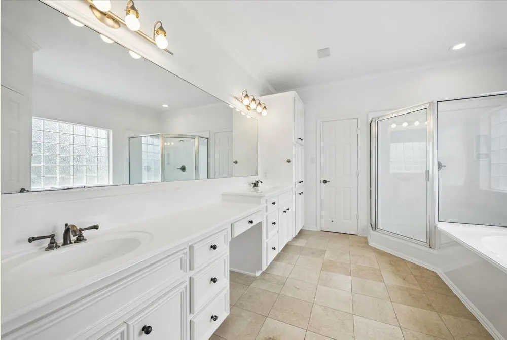 4601 Mimosa Drive Bellaire, TX 77401