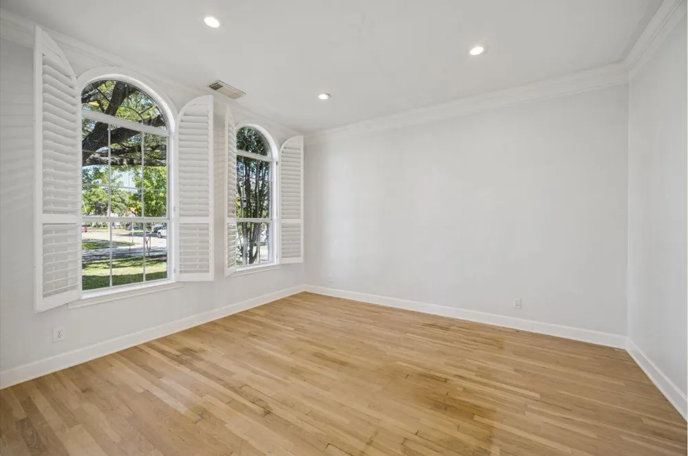 4601 Mimosa Drive Bellaire, TX 77401