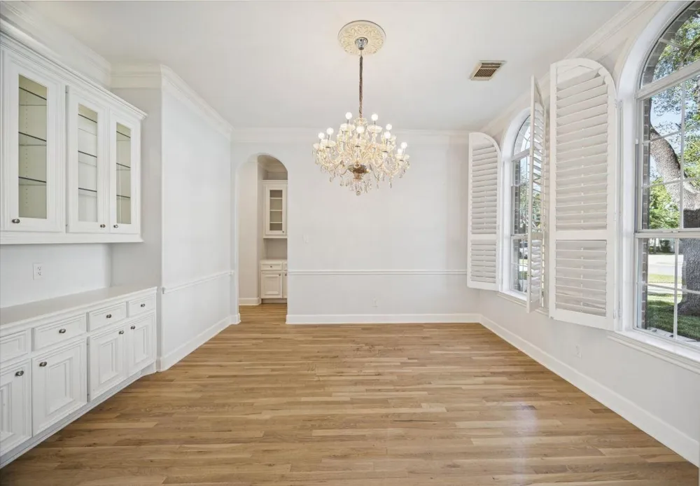 4601 Mimosa Drive Bellaire, TX 77401