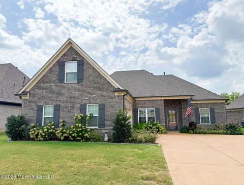 689 Holiday Cove