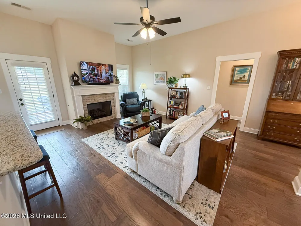 689 Holiday Cove Hernando, MS 38632