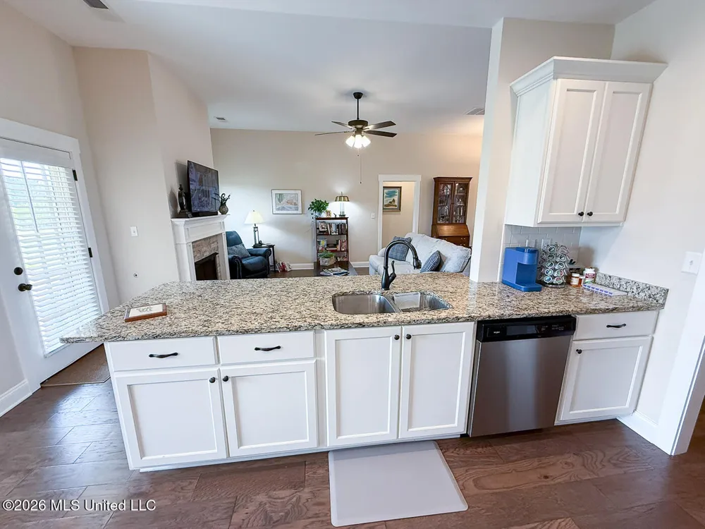 689 Holiday Cove Hernando, MS 38632