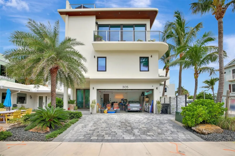 305 Oak St Hollywood, FL 33019