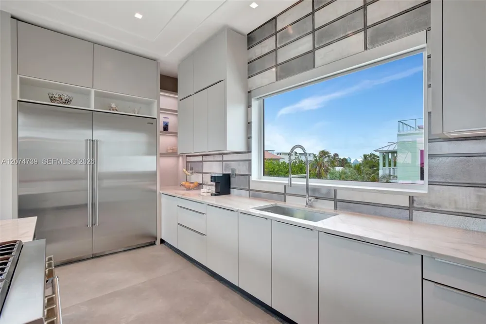 305 Oak St Hollywood, FL 33019