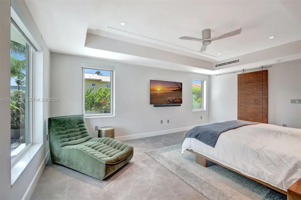 305 Oak St Hollywood, FL 33019