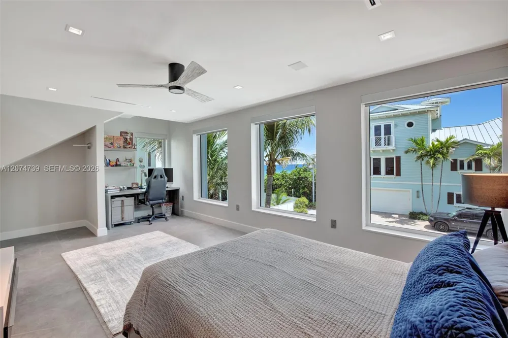305 Oak St Hollywood, FL 33019