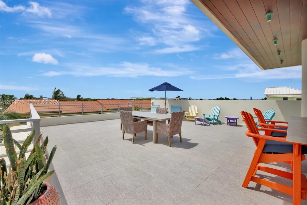 305 Oak St Hollywood, FL 33019
