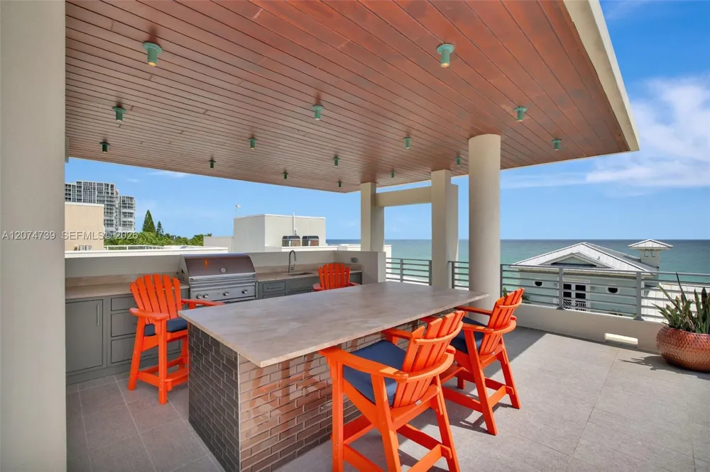 305 Oak St Hollywood, FL 33019