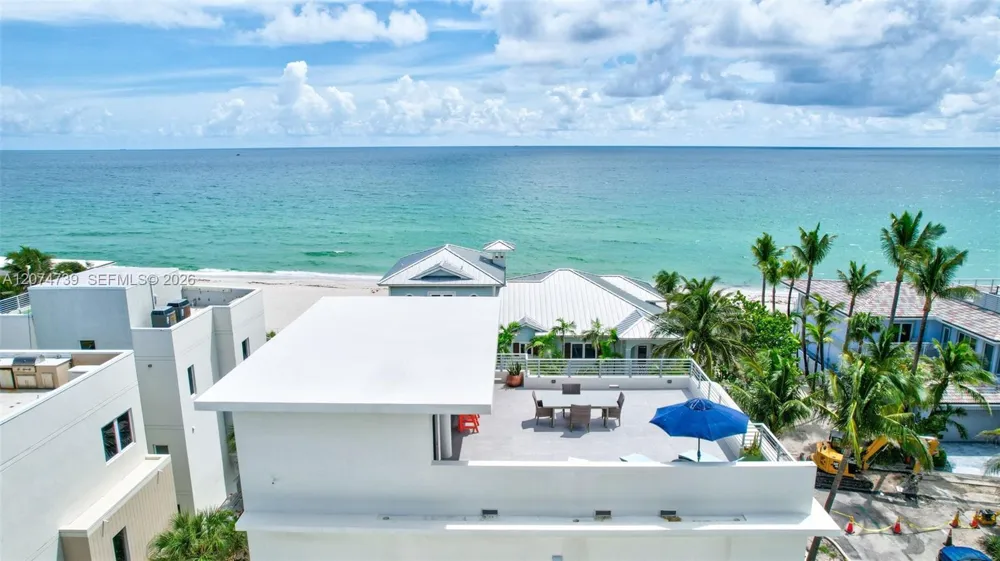 305 Oak St Hollywood, FL 33019