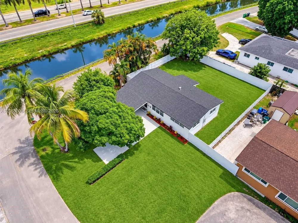 2200 NW 110th St Miami, FL 33167