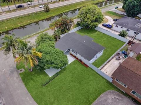 2200 NW 110th St