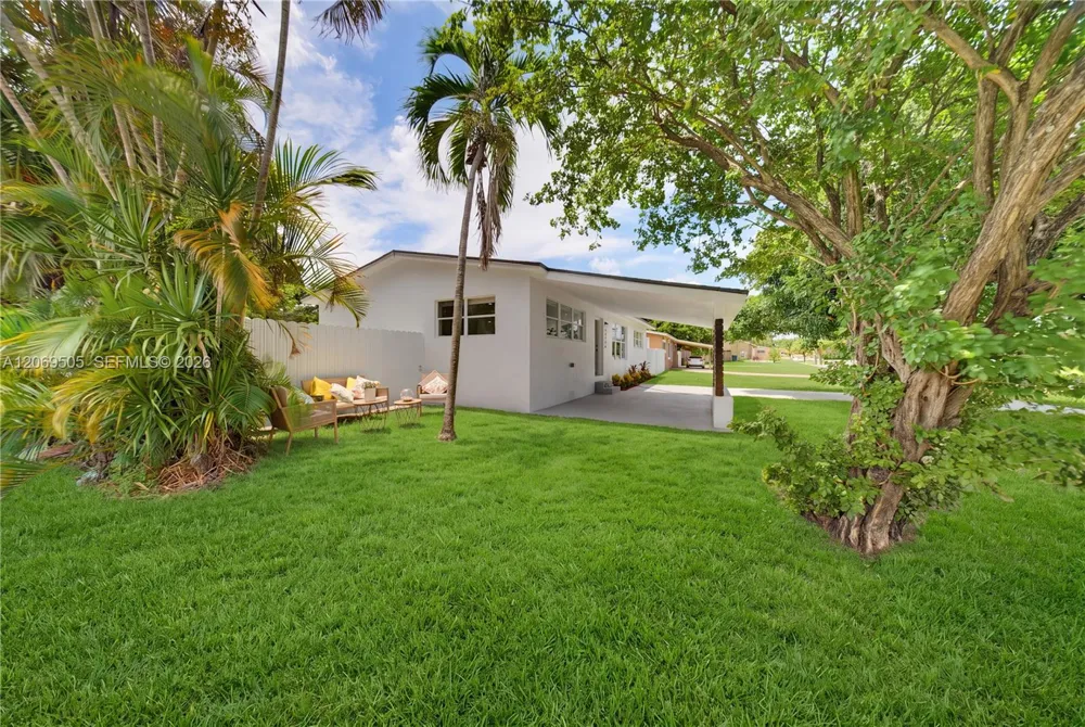 2200 NW 110th St Miami, FL 33167