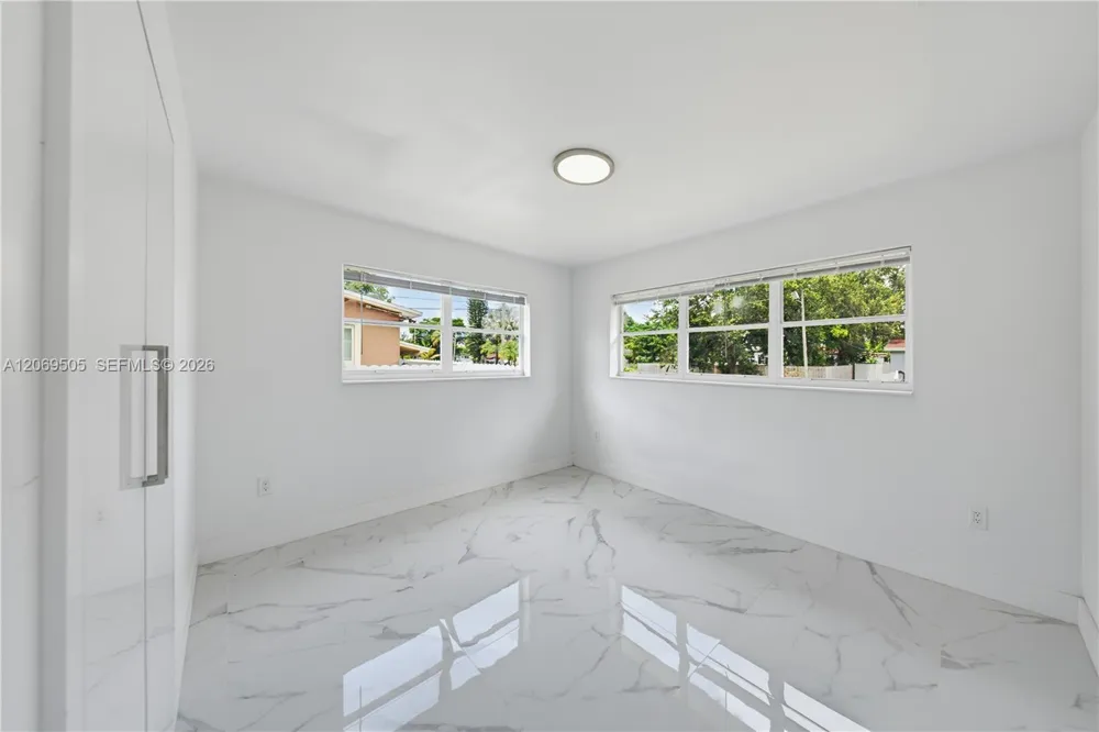 2200 NW 110th St Miami, FL 33167
