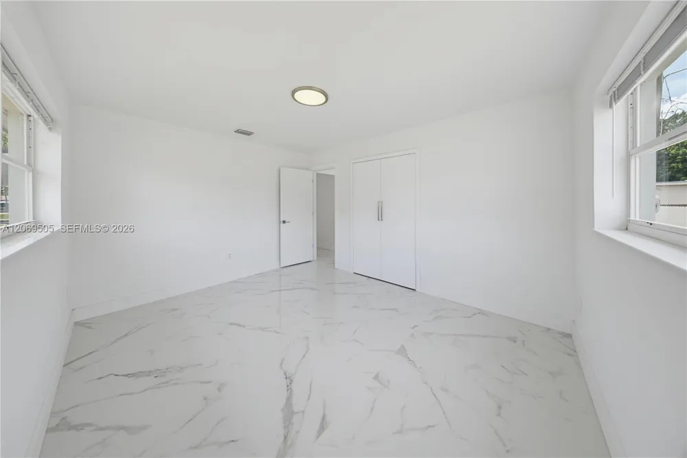 2200 NW 110th St Miami, FL 33167