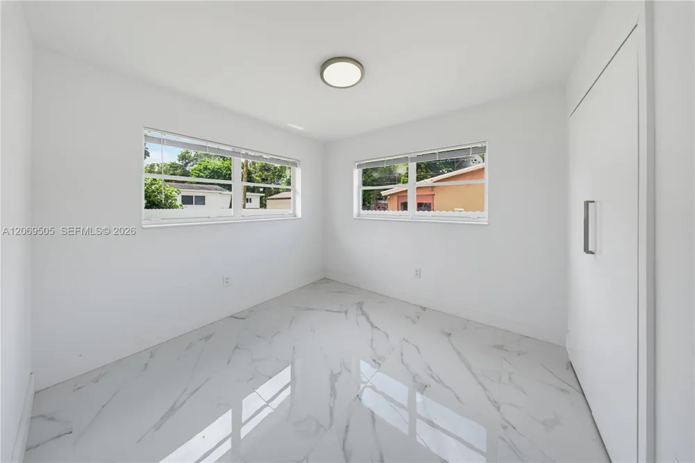 2200 NW 110th St Miami, FL 33167