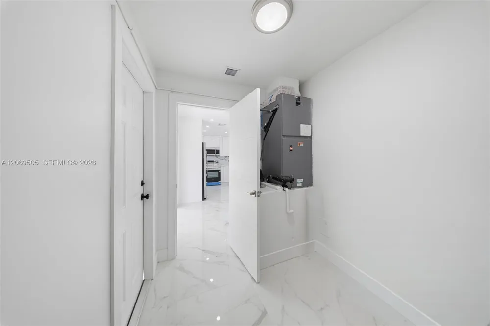 2200 NW 110th St Miami, FL 33167