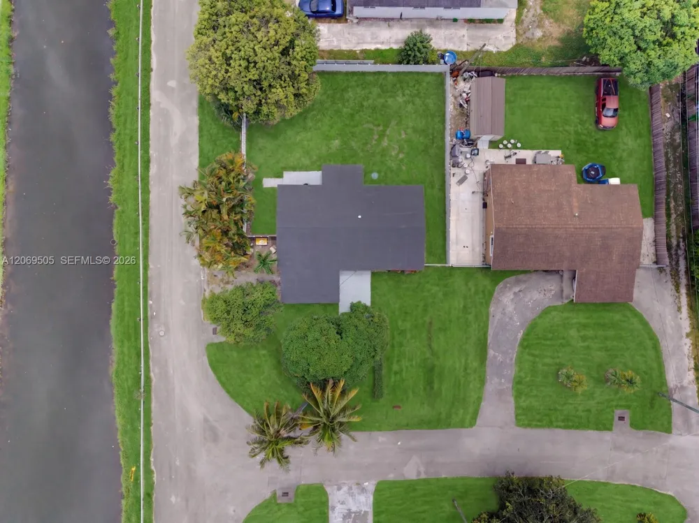 2200 NW 110th St Miami, FL 33167
