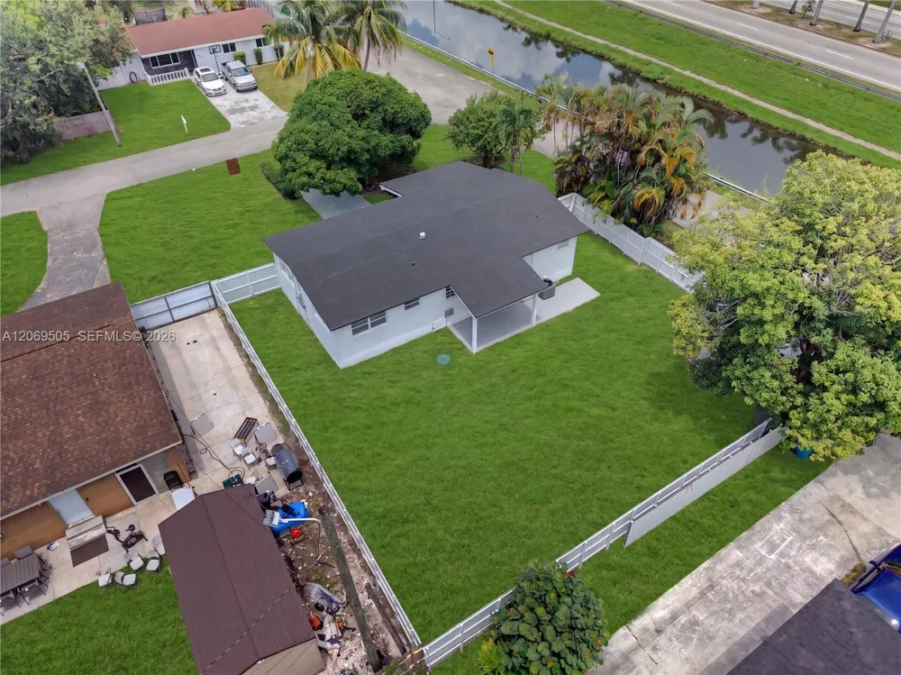 2200 NW 110th St Miami, FL 33167