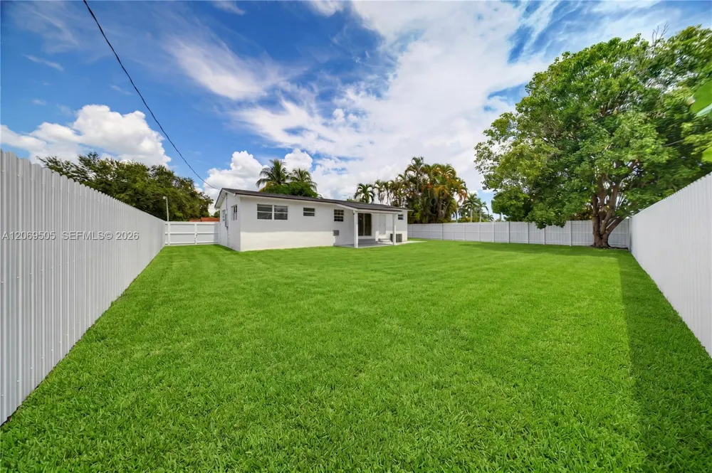 2200 NW 110th St Miami, FL 33167