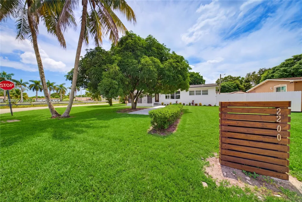 2200 NW 110th St Miami, FL 33167