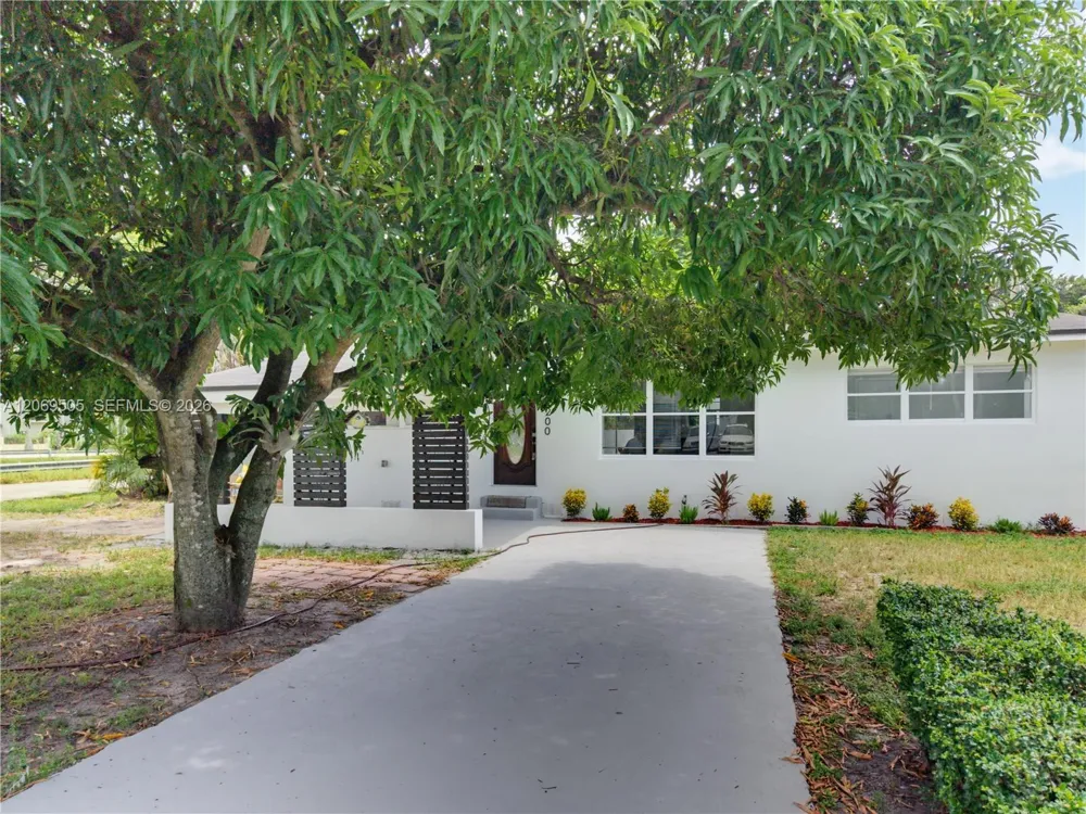 2200 NW 110th St Miami, FL 33167