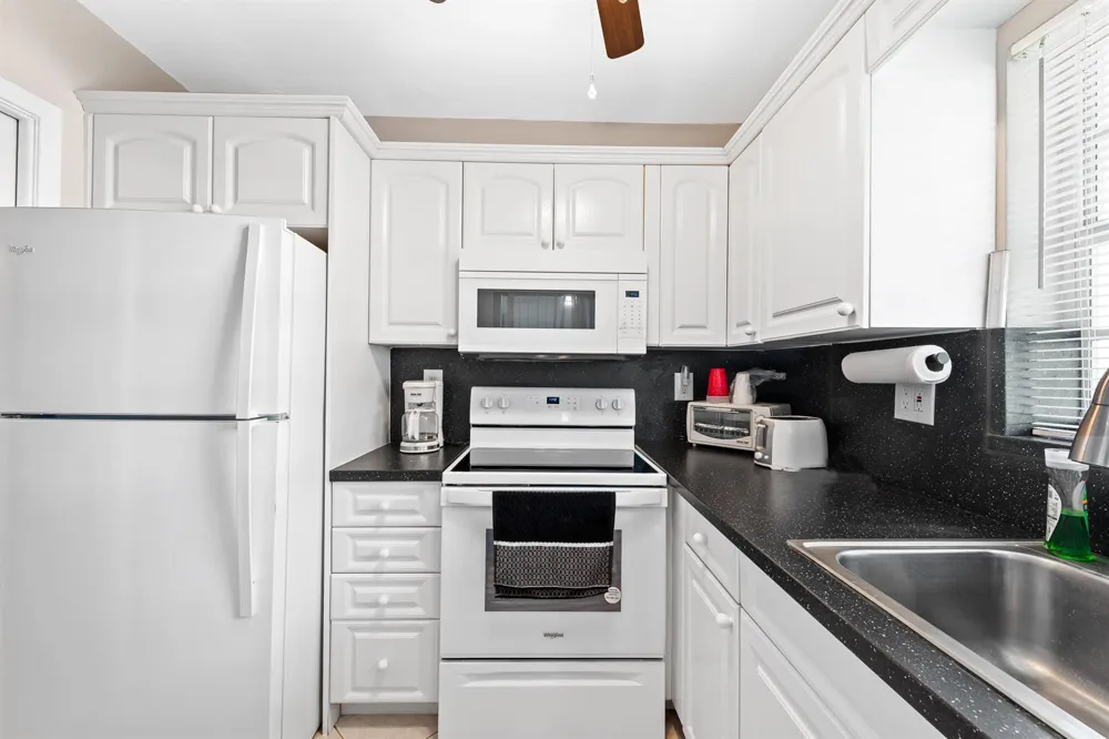 2100 NE 38TH STREET #205 Lighthouse Point, FL 33064