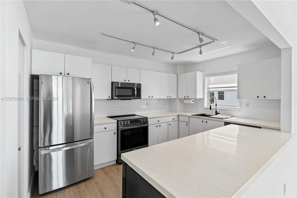 9250 W Bay Harbor Dr #2A Bay Harbor Islands, FL 33154