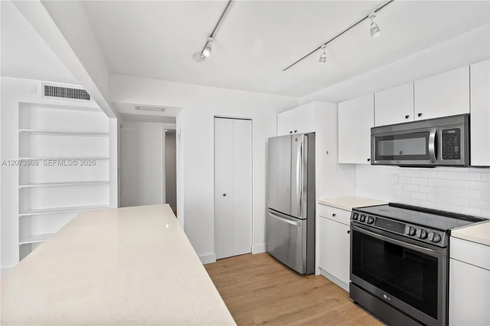 9250 W Bay Harbor Dr #2A Bay Harbor Islands, FL 33154