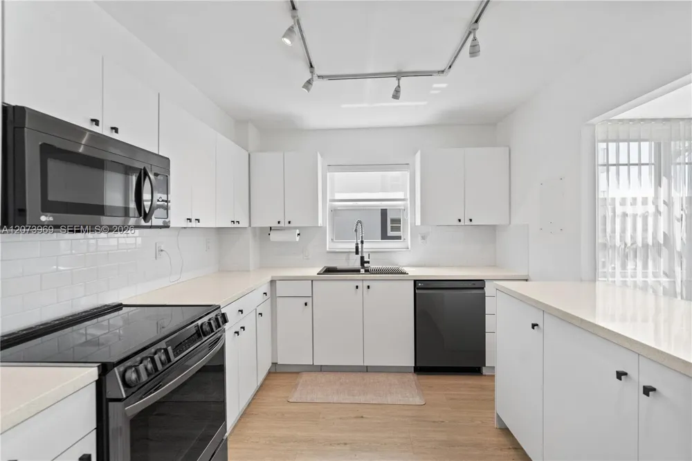 9250 W Bay Harbor Dr #2A Bay Harbor Islands, FL 33154
