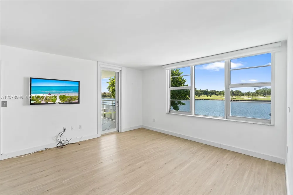 9250 W Bay Harbor Dr #2A Bay Harbor Islands, FL 33154
