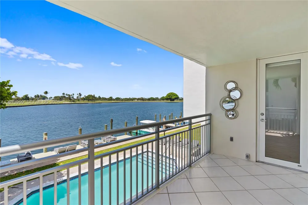 9250 W Bay Harbor Dr #2A Bay Harbor Islands, FL 33154