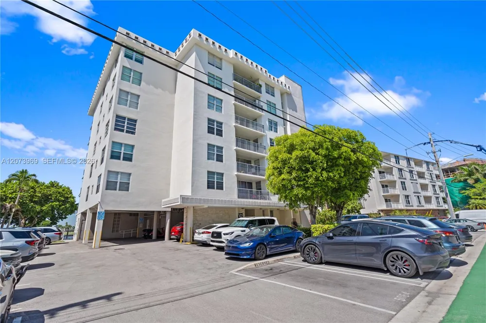 9250 W Bay Harbor Dr #2A Bay Harbor Islands, FL 33154