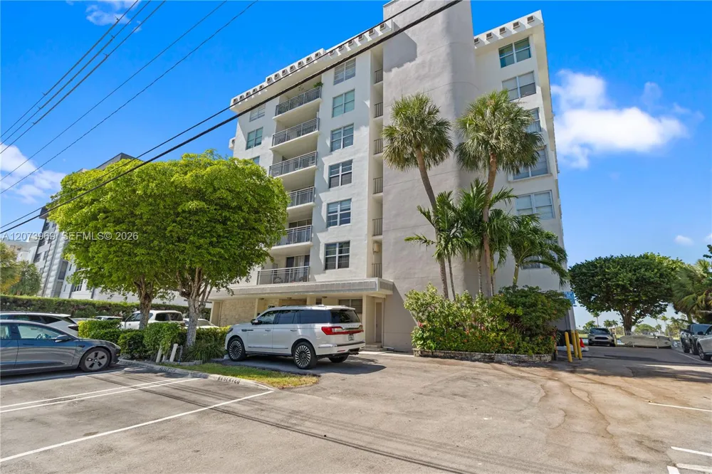 9250 W Bay Harbor Dr #2A Bay Harbor Islands, FL 33154