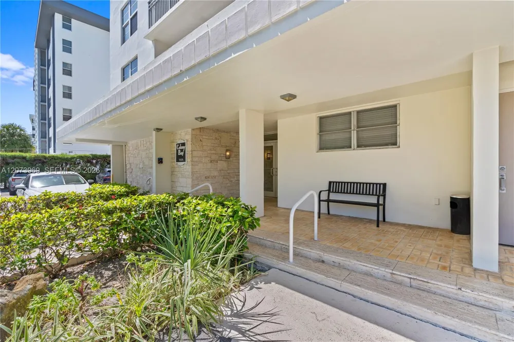 9250 W Bay Harbor Dr #2A Bay Harbor Islands, FL 33154