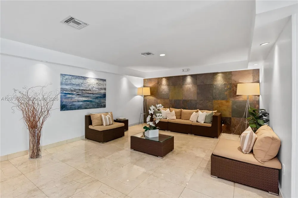 9250 W Bay Harbor Dr #2A Bay Harbor Islands, FL 33154